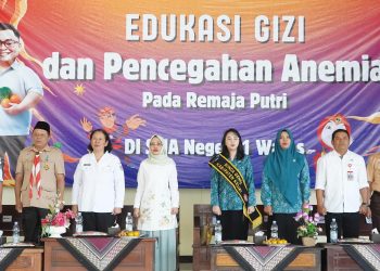 Cegah Anemia, Mbak Cicha dan Mbak Dewi Berikan Edukasi Gizi Pada Remaja Putri. Foto : Dok. Pemkab Kediri