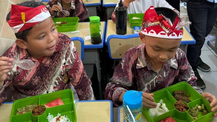 Wiranto Pantau Uji Coba Makan Bergizi Gratis di Cilegon