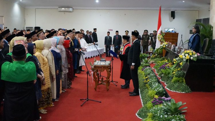 Pj Wali Kota Kediri Sampaikan Arahan Mendagri Saat Pengambilan Sumpah Jabatan DPRD Kota Kediri Masa Jabatan 2024-2029