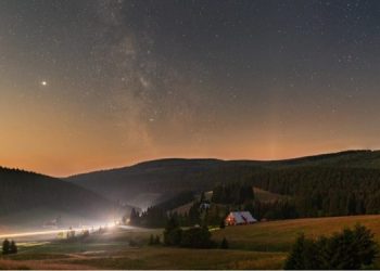 Berikut Jadwal Terbaik Melihat Keindahan Bima Sakti dari Bumi