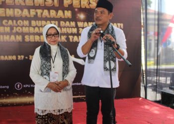 Diusung 4 Parpol, Mundjidah – Sumrambah Daftar Pilkada Jombang