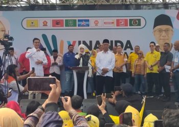 Ratusan Massa Dampingi Vinanda – Gus Qowim Daftar Pilkada Kota Kediri