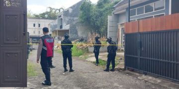 Densus 88 Tangkap 3 Orang Terduga Teroris di Kota Batu. (foto/Bacaini)