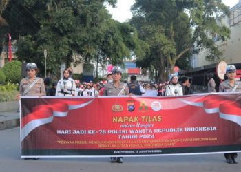 Kapolda Sumbar Lepas Napak Tilas Perjuangan Polwan