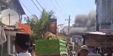 Api Tiba-tiba Membakar Ponpes Lirboyo Kediri, Ada Apa?. (foto/Bacaini)