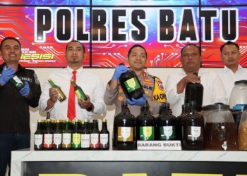 Gerebek Pabrik Wine Ilegal di Batu, Polisi Kenakan Pasal Tipiring
