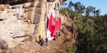 Melihat Warga Pegunungan Merayakan Hari Kemerdekaan. (foto/Bacaini)