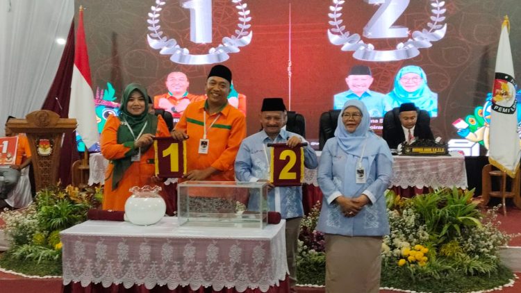 Dua Paslon Bupati Wabup Situbondo Resmi Mendapatkan Nomer Urut, Petahana Nomer 02 Rio Ulfi Nomer 01