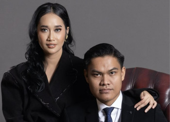 Kontroversi Minggu Ini ! Yasmin Nur (Yasmin Nur Hajizah), Mengaku Masih sebagai Asisten Stafsus Kepresidenan, Mantu Tokoh Tulungagung