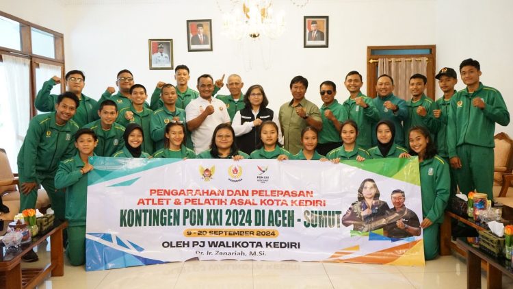 Pj Wali Kota Kediri Lepas Atlet dan Pelatih Kota Kediri di ajang PON XXI Aceh-Sumut. Foto : Dok. Pemkot Kediri