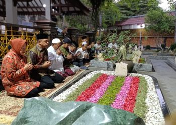 Di Jombang, Risma Mengaku Keturunan Keluarga Pendiri NU