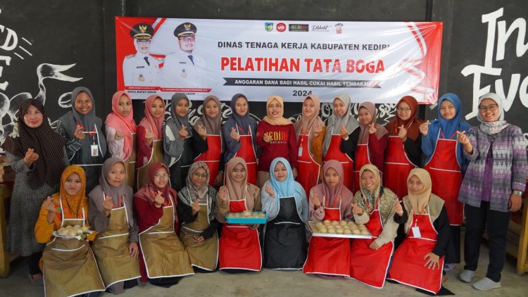 Pemkab Kediri Siapkan Bekal Keterampilan Santri Melalui Pelatihan Kerja. Foto : Dok. Pemkab Kediri