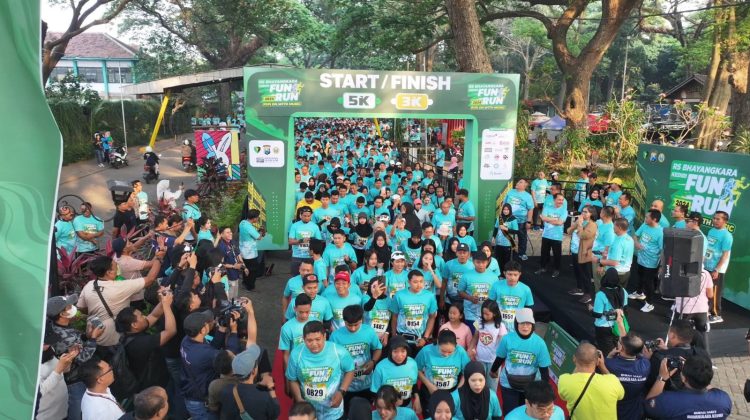 Pj Wali Kota Kediri Bersama Kapusdokkes Polri Berangkatkan RS Bhayangkara Fun Run 2024 dan Resmikan Faskes RS Bhayangkara Kediri. Foto : Dok. Pemkot Kediri