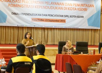 Pj Wali Kota Kediri Buka Sosialisasi Percepatan Pelayanan dan Penuntasan Adminstrasi Kependudukan. Foto : Dok. Pemkot Kediri