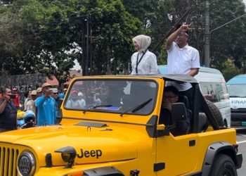 Massa Pendukung Vinanda-Gus Qowim Tumpah di Jalan