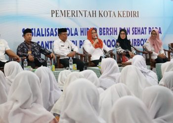 Pj Wali Kota Kediri Beri Arahan Pada Sosialisasi PHBS Pondok Pesantren