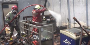 Ruko di Jombang Ludes Terbakar Gegara Percikan Api Rokok. (foto/Bacaini)