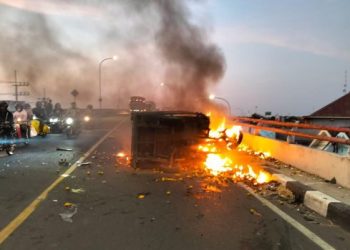 3 Kendaraan Bertumbukan di Jembatan Ploso, 1 Tewas