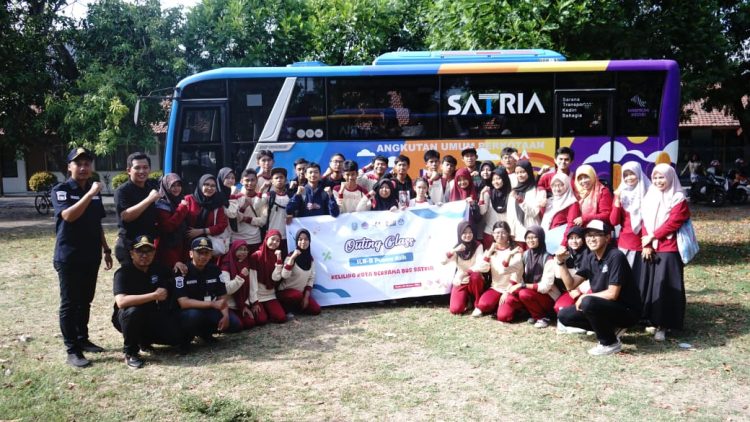 Jalan Bareng Sindi, Sarana Pemkot Kediri Kenalkan Transportasi Umum untuk Anak Disabilitas . Foto : Dok. Pemkot Kediri
