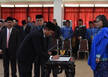 Pj Wali Kota Kediri Lantik dan Ambil Sumpah 19 Pejabat Administrator dan 17 Pejabat Pengawas