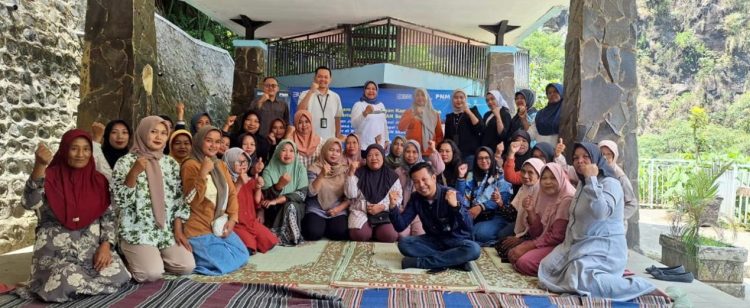 PNM Mekaar Unit Sawahan Nganjuk Gelar Pelatihan Pengolahan Nasi Jagung Di Wisata Sedudo