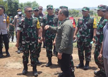 Pastikan TMMD Selesai Sesuai Target Asisten Teritorial KSAD Tinjau Lokasi