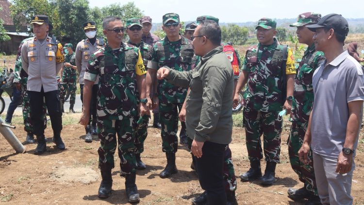 Pastikan TMMD Selesai Sesuai Target Asisten Teritorial KSAD Tinjau Lokasi