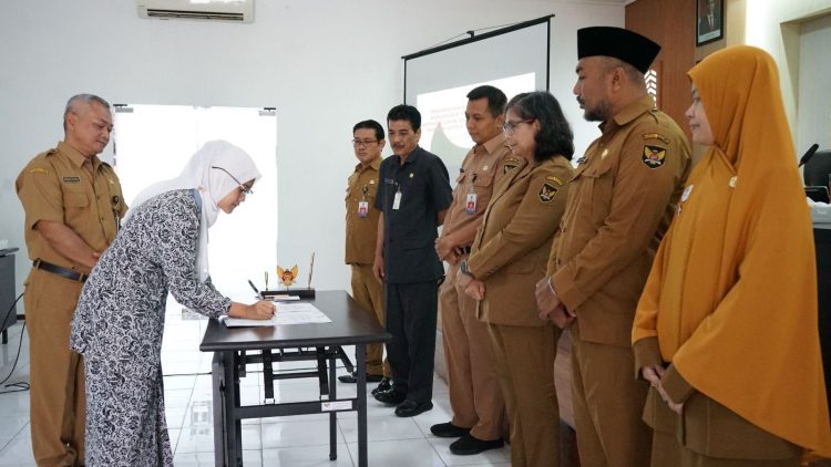 Penandatanganan Perjanjian Kerjasama Pemanfaatan Data Kependudukan, Pj Wali Kota Kediri: Komitmen Peningkatan Kualitas Pelayanan Publik. Foto : Dok. Pemkot Kediri