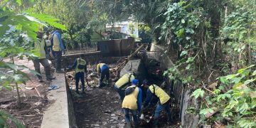 Antisipasi Banjir di Beberapa Titik, DPUPR Kota Kediri Turun Tangan Lakukan Aksi Pembersihan Saluran Air