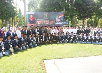 Pj Wali Kota Kediri Jadi Inspektur Upacara Hari Santri 2024. Foto : Dok. Pemkot Kediri