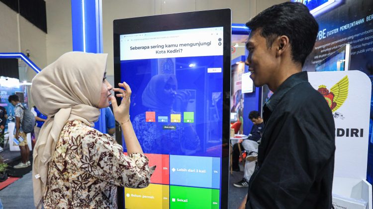 Quiz Corner Diskominfo Kota Kediri Tarik Minat Pengunjung di Jatim DigiFest 2024