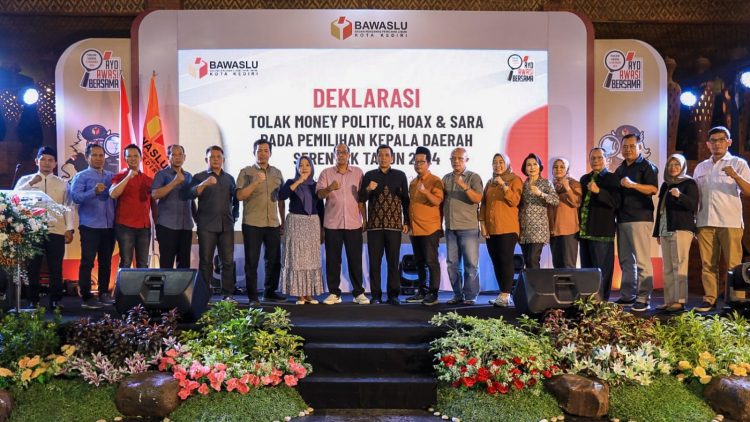 Bersama Pemkot Kediri dan Seluruh Elemen, Bawaslu Kota Kediri Deklarasikan Tolak Money Politic, Hoax dan Sara pada Pilkada 2024