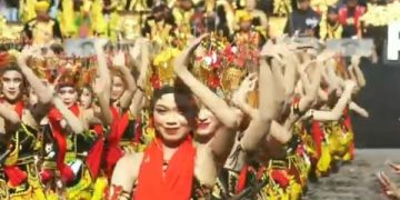 Festival Gandrung Sewu Banyuwangi, Ribuan Penari Sampaikan Pesan Harmonisasi. (foto/Bacaini)