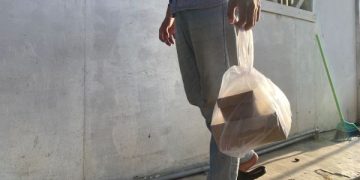 Alami Gejala Keracunan, 1 Warga Trenggalek Tewas dan 6 Dirawat Usai Hajatan. Foto: Tampak nasi hajatan yang diduga penyebab keracunan.. (foto/Bacaini)