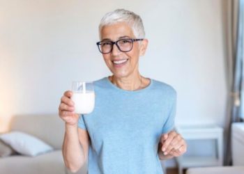 Benarkah Minum Obat Dilarang Bareng Susu? Ini Penjelasannya