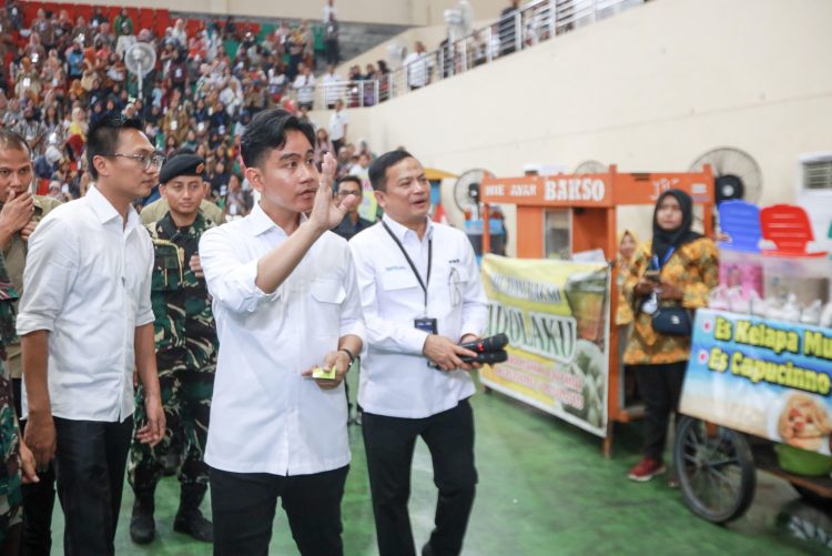 Gibran Rakabuming Raka Borong Produk UMKM di Semarang