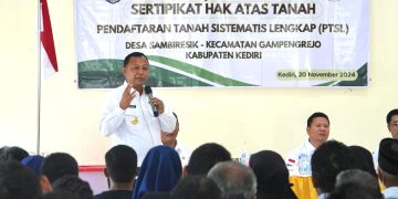 Bagikan PTSL di Dua Desa, Pemkab Kediri Sampaikan Tiga Pesan. Foto : Dok. Pemkab Kediri