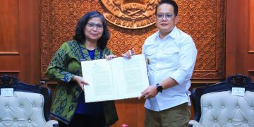 Zanariah Terima SK Perpanjangan Masa Jabatan Pj Wali Kota Kediri