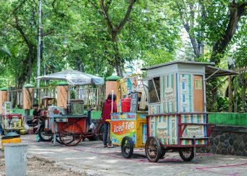 Wujudkan Kawasan Tertib Lalu Lintas, Puluhan PKL Jalan Brawijaya Resmi Pindah ke Taman Brantas. Foto : Dok. Pemkot Kediri