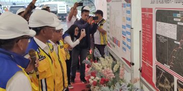 Menteri Pekerjaan Umum Tinjau Pembangunan Akses Tol Bandara Kediri. Foto : Bacaini.ID