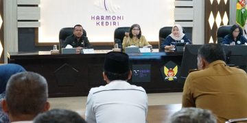 Pj Wali Kota Kediri Tekankan Monitoring dan Evaluasi Program Kebijakan Yang Telah Dijalankan, Untuk Bisa Naik Predikat Kota Layak Anak. Foto : Dok. Pemkot Kediri