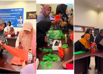 PNM Kediri Latih Nasabah Membuat Kerajinan dari Sampah Plastik