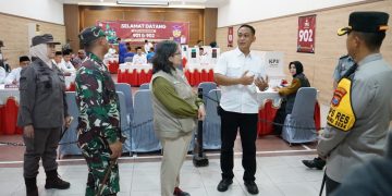 Pj Wali Kota Kediri Tinjau Pelaksanaan Pilkada Serentak 2024 di TPS Reguler dan TPS Khusus. Foto : Dok. Pemkot Kediri