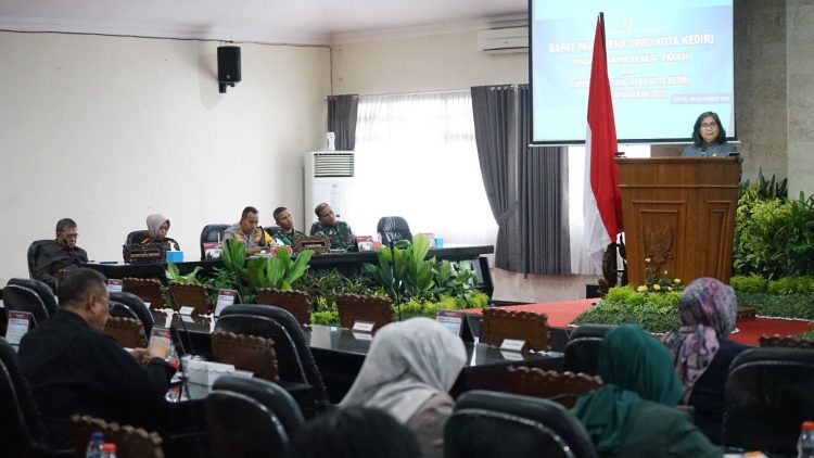Raperda APBD TA 2025 Disetujui, Pj Wali Kota Kediri : Perda APBD TA 2025 Telah Disesuaikan Dengan Arah Kebijakan Pokok Pembangunan Kota Kediri