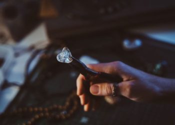 Pesona Berlian, Dikenal sebagai Perhiasan Setelah Dipakai Gundik Raja