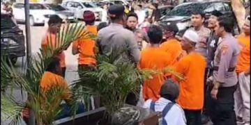 Memalukan, Paslon Situbondo Tiba-tiba Tinggalkan Arena Debat Ketiga. (foto/ist)