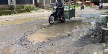 Usai Diprotes Jalan Rusak, Pemkab Trenggalek Mendadak Gelontorkan Dana Rp 1 M . (foto/Bacaini)