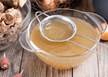 Kaya Kolagen dan Nutrisi, Kaldu Tulang Bisa Bikin Awet Muda Lho!