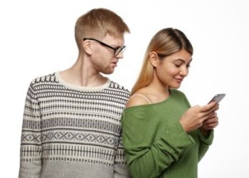 Survei Terbaru: Perempuan Lebih Gemar Selingkuh Ketimbang Pria, Ini Tandanya