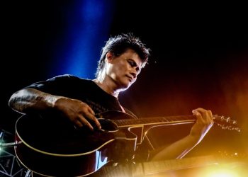 CB Band, Setia di Jalur Rock Meski Terseok